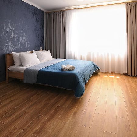 Scandinavian Poltava Apartments With 2 Rooms, 3 Beds 1 Sofa Екстериор снимка