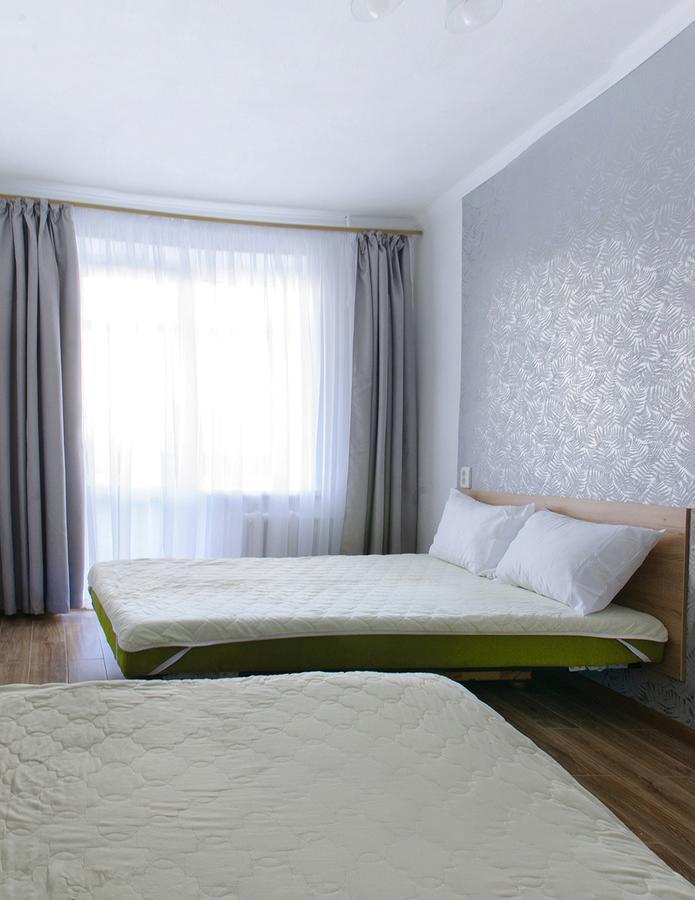 Scandinavian Poltava Apartments With 2 Rooms, 3 Beds 1 Sofa Екстериор снимка