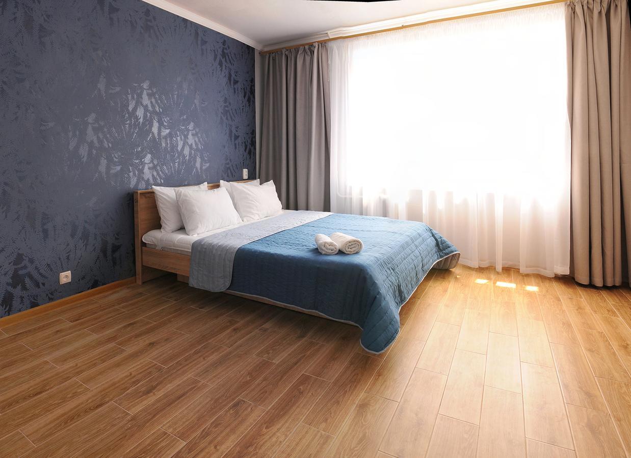 Scandinavian Poltava Apartments With 2 Rooms, 3 Beds 1 Sofa Екстериор снимка
